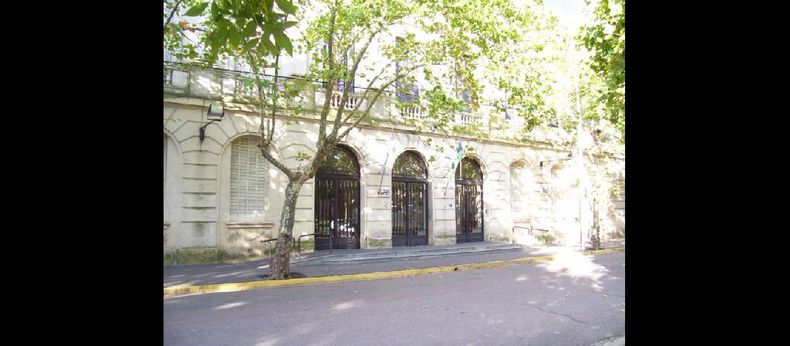 A partir de las 13:00 volverán a reunirse los referentes gremiales con las autoridades del Municipio para seguir debatiendo la paritaria. (LA OPINION)