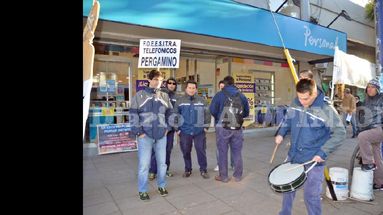 Reclamo frente a la sucursal comercial Personal.  (LA OPINION)