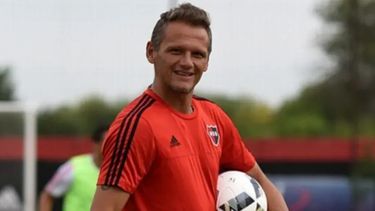 Sebastián Cejas acordó con Douglas Haig su vínculo como DT. Sebastián Cejas acordó con Douglas Haig su vínculo como DT.