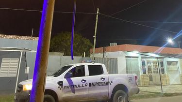 Los móviles de Patrulla Urbana se desplegaron con celeridad ante las indicaciones de los operadores de los domos urbanos que advirtieron a un ladrón de cables en flagrante delito. Los móviles de Patrulla Urbana se desplegaron con celeridad ante las indicaciones de los operadores de los domos urbanos que advirtieron a un ladrón de cables en flagrante delito.