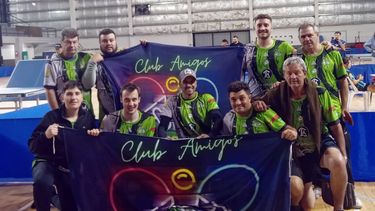 Los equipos de Unión de Pergamino que compitieron en Santa Clara del Mar.