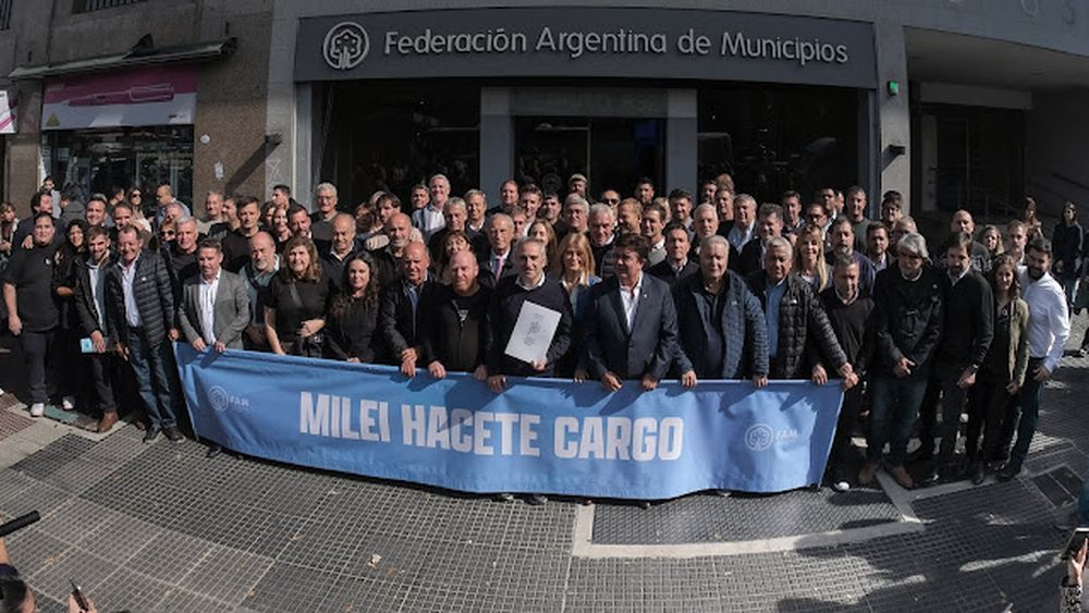 Un grupo de intendentes bonaerenses fue al Ministerio de Capital Humano por el desfinanciamiento de planes alimentarios y presentó un petitorio por falta de recursos. Un grupo de intendentes bonaerenses fue al Ministerio de Capital Humano por el desfinanciamiento de planes alimentarios y presentó un petitorio por falta de recursos.