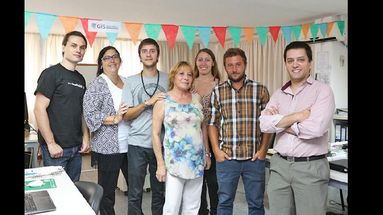 Personal municipal estuvo trabajando para lograr la puesta en marcha de este moderno sistema. (LA OPINION)