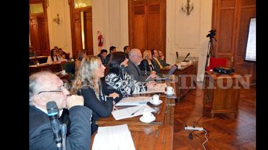 La justificación de los gastos de la gestión de Pacini fue hecha por Migliaro con ayuda de una pantalla. (LA OPINION)