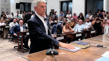 Tras las asunciones de los diez nuevos concejales electos en septiembre, el Concejo Deliberante revisó y actualizó su cuadro de autoridades. Tras las asunciones de los diez nuevos concejales electos en septiembre, el Concejo Deliberante revisó y actualizó su cuadro de autoridades.