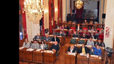 Continuó la disputa por el nombre del recinto del Concejo Deliberante. (LA OPINION)