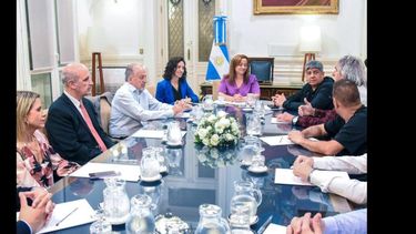 La presidenta de la Cámara de Diputados, Cecilia Moreau, recibió al líder del gremio transportista para dialogar sobre la modificación al Impuesto a las Ganancias .