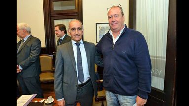 El vicegobernador Daniel Salvador y el próximo presidente de Comité de Pergamino, Fabio Albuerne. (UCR)