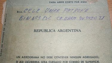 La carta lleva el remitente de Aldo Omar Patrone y estaba dirigida a su mamá. Será entregada a sus hermanas. La carta lleva el remitente de Aldo Omar Patrone y estaba dirigida a su mamá. Será entregada a sus hermanas.
