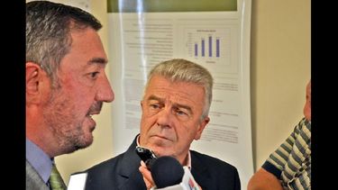 Guillermo Tamarit y Omar Pacini durante la presentación del nuevo espacio de la Unnoba. (LA OPINION)