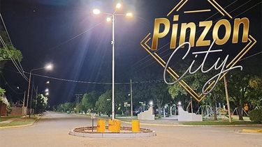 Pinzón se viste de fiesta. El evento invita a compartir una noche al aire libre con música, gastronomía y múltiples atractivos para todas las edades. Pinzón se viste de fiesta. El evento invita a compartir una noche al aire libre con música, gastronomía y múltiples atractivos para todas las edades.