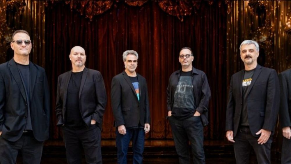 Ave Fénix Música celebra sus 10 años con un evento solidario a beneficio de la Asociación Cultural Rumbo. Ave Fénix Música celebra sus 10 años con un evento solidario a beneficio de la Asociación Cultural Rumbo.
