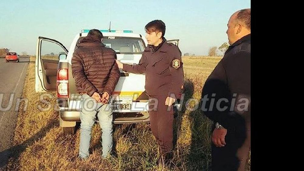 Dos jóvenes pergaminenses fueron detenidos tras cometer dos asaltos con armas en Arroyo Dulce.  (UN SALTO A LA NOTICIA)