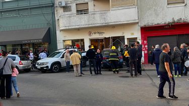 Los dos ocupantes del Chevrolet Cobalt fueron asistidos, rescatados del interior del habitáculo y trasladados en una ambulancia al Hospital San José. Los dos ocupantes del Chevrolet Cobalt fueron asistidos, rescatados del interior del habitáculo y trasladados en una ambulancia al Hospital San José.