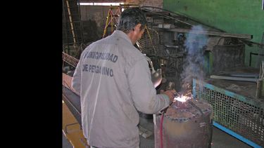 Los trabajadores municipales finalmente tendrán su paritaria. (LA OPINION)