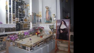 Las misas se celebran en la Capilla en que descansa el cuerpo de la beata. (ARCHIVO LA OPINION)