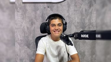 Vitto Benvenutto en el estudio de La Opinión Play durante la entrevista en Fuera de Página.