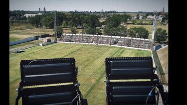 En esta primera etapa se instalarán 10 reflectores led en cada torre. En esta primera etapa se instalarán 10 reflectores led en cada torre.