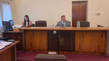 La psicóloga declaró ante el juez Guillermo Burrone y se sometió a las preguntas de la Fiscalía, de la abogada querellante y de la defensa. La psicóloga declaró ante el juez Guillermo Burrone y se sometió a las preguntas de la Fiscalía, de la abogada querellante y de la defensa.