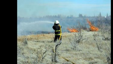 Se recomienda tener cuidado con el fuego en pastizales. (LA OPINION)