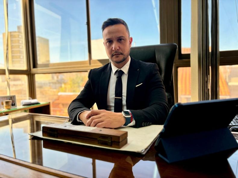 El fiscal Francisco Furnari indagó al sujeto aprehendido por participar en la maniobra defraudatoria.