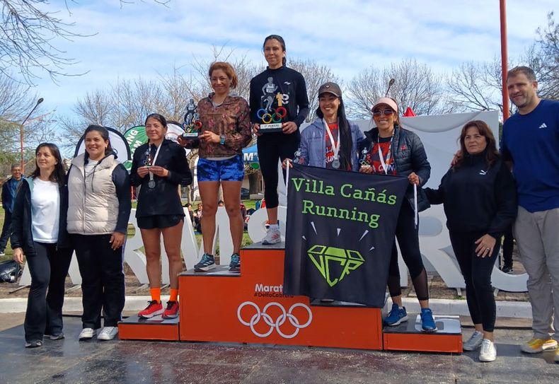 La pergaminense Soledad Aita en el primer lugar del podio durante la premiación de su categoría. La pergaminense Soledad Aita en el primer lugar del podio durante la premiación de su categoría.