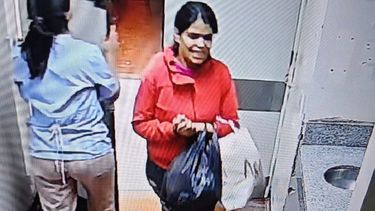 Se activó la búsqueda de paradero de Priscila Belén Pavón de 21 años, quien el día lunes se retiró del Hospital San Felipe junto a su bebé de dos meses que se encontraba internada en el área de neonatología. La menor aún no tenía el alta médica. Se activó la búsqueda de paradero de Priscila Belén Pavón de 21 años, quien el día lunes se retiró del Hospital San Felipe junto a su bebé de dos meses que se encontraba internada en el área de neonatología. La menor aún no tenía el alta médica.