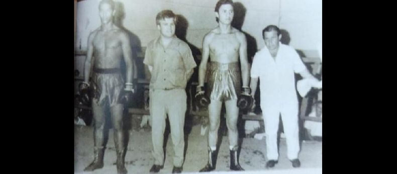 En la vieja Usina Loyola combatió como amateur con José María Flores Burlón. En esa oportunidad fue empate y fueron secundados como managers por Alberto Mustafá y Víctor Loyácono. (ARCHIVO CARLOS DEL VALLE)