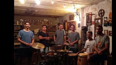 Con dos funciones se presenta en Florentino la banda La odisea de Amillú. Con dos funciones se presenta en Florentino la banda La odisea de Amillú.