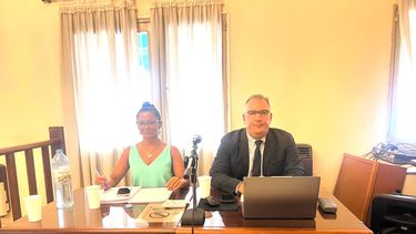 El monto de condena solicitado por la Fiscalía es alto y para ambos acusados iguales por considerar acreditados los hechos denunciados por la joven durante las audiencias de juicio oral. El monto de condena solicitado por la Fiscalía es alto y para ambos acusados iguales por considerar acreditados los hechos denunciados por la joven durante las audiencias de juicio oral.