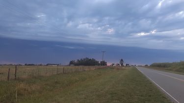 El Servicio Meteorológico Nacional vaticina la formación de un frente de tormenta en Pergamino. El Servicio Meteorológico Nacional vaticina la formación de un frente de tormenta en Pergamino.