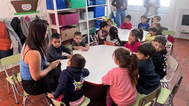 Arqueólogos por un día. Alumnos de los CDC participaron de talleres de arqueología junto a la especialista Florencia Vázquez. Arqueólogos por un día. Alumnos de los CDC participaron de talleres de arqueología junto a la especialista Florencia Vázquez.