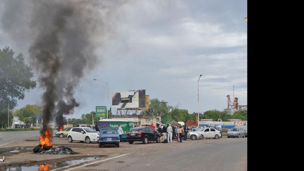 Los referentes del Sindicato de Transporte se apostarán en el Segundo Cruce a fin de hacer cumplir la medida. (ARCHIVO LA OPINION)
