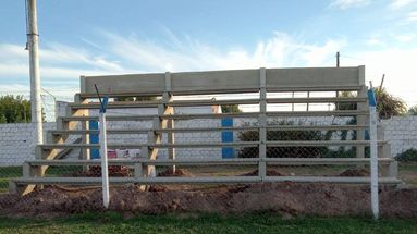 La tribuna que este domingo quedará oficialmente inaugurada en la cancha de Tráfico’s.