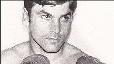 En el Club Banfield, se realizará un homenaje a Lorenzo Luis García, uno de los grandes referentes del boxeo local, impulsado por el profesor, entrenador y exboxeador Carlos Vargas, quien organiza el evento con el objetivo de mantener vivo el legado del campeón. En el Club Banfield, se realizará un homenaje a Lorenzo Luis García, uno de los grandes referentes del boxeo local, impulsado por el profesor, entrenador y exboxeador Carlos Vargas, quien organiza el evento con el objetivo de mantener vivo el legado del campeón.