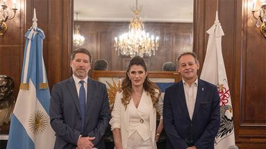 La Dra. María José Motta presentó su libro Ciberdelitos. Estrategias y técnicas de litigación en el Salón Montevideo de la Legislatura de la Ciudad Autónoma de Buenos Aires. La Dra. María José Motta presentó su libro Ciberdelitos. Estrategias y técnicas de litigación en el Salón Montevideo de la Legislatura de la Ciudad Autónoma de Buenos Aires.