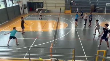 Entrenamiento y pasión en el Gimnasio Municipal: el bádminton sigue creciendo en Pergamino.