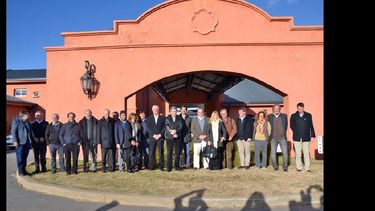 Los presentes en la reunión en Sinsacate.  (MINISTERIO DE AGROINDUSTRIA)