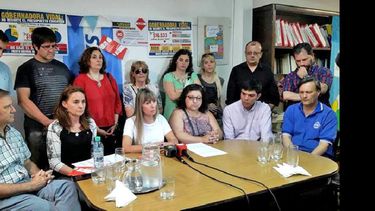 Los representantes de los gremios durante la conferencia de prensa. (SUTEBA)
