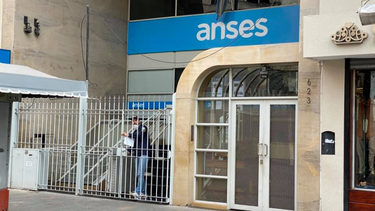 oficial: anses anuncio el aumento y un bono para jubilados, pensionados y beneficiarios oficial: anses anuncio el aumento y un bono para jubilados, pensionados y beneficiarios
