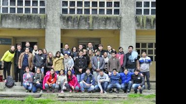Numerosos jóvenes participaron del encuentro que culminó con la misa que presidió Héctor Cardelli. (OBISPADO DE SAN NICOLAS)