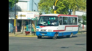 De acuerdo a las normativas recientemente dispuestas, a fin de año el Sube estaría en los colectivos urbanos. (LA OPINION)