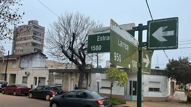 La intensa persecución de vecinos concluyó en Estrada entre Larrea y Bombero Esquivel. La intensa persecución de vecinos concluyó en Estrada entre Larrea y Bombero Esquivel.