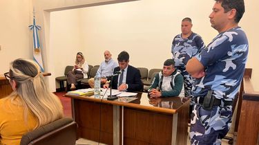 Pablo Nicolás Nahuel Mazzei ocupó el banquillo de los acusados por los asaltos a jóvenes en el barrio Villa Progreso. Pablo Nicolás Nahuel Mazzei ocupó el banquillo de los acusados por los asaltos a jóvenes en el barrio Villa Progreso.