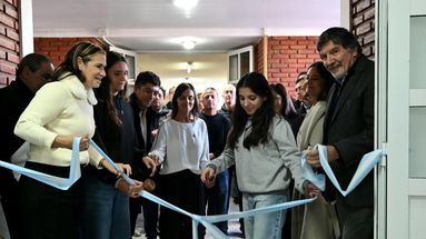 El corte de cintas fue el momento más emotivo de la jornada, la inauguración oficial del SUM de la ES de Acevedo.