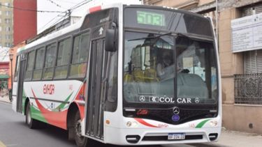 El conflicto entre la seccional San Nicolás de la Unión Tranviarios Automotor (UTA) y la empresa EVHSA SA logró destrabarse este viernes tras una nueva audiencia realizada en el Ministerio de Trabajo. El conflicto entre la seccional San Nicolás de la Unión Tranviarios Automotor (UTA) y la empresa EVHSA SA logró destrabarse este viernes tras una nueva audiencia realizada en el Ministerio de Trabajo.