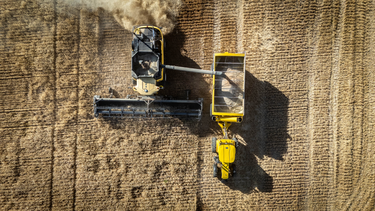 Con buenas perspectivas productivas y foco en el financiamiento, el sector contratista anticipa un repunte de ventas y debate su futuro en una cumbre clave que debutará en Expoagro 2026 en San Nicolás. Con buenas perspectivas productivas y foco en el financiamiento, el sector contratista anticipa un repunte de ventas y debate su futuro en una cumbre clave que debutará en Expoagro 2026 en San Nicolás.