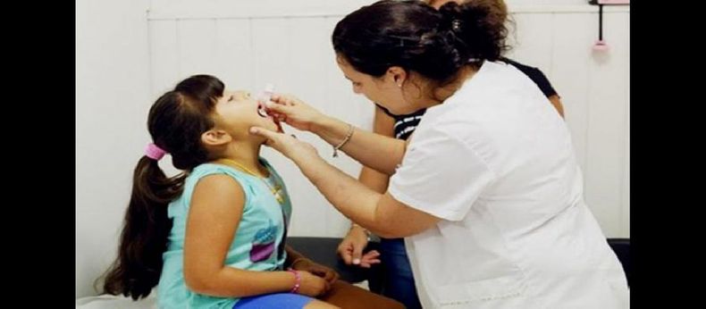 Según el Calendario Nacional de Vacunación de Argentina, entre los 5 y los 6 años están indicados los refuerzos de varias vacunas. (ARCHIVO LA OPINION)