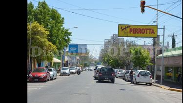 En la vecina ciudad de Rosario hay más de 25 centros comerciales. (INVERTIR EN LADRILLOS.COM)
