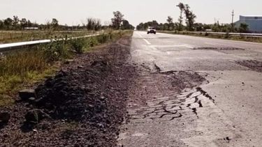 La falta de mantenimiento es evidente en la ruta nacional Nº 188 y nunca respondieron sobre obras para mejorar la seguridad vial de los automovilistas.